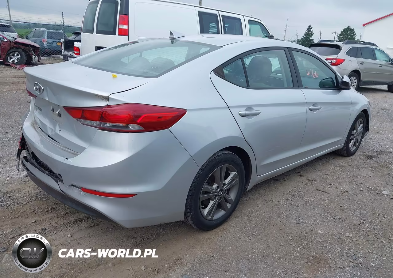 2018 Hyundai Elantra Sel VIN:5NPD84LF4JH319925 - 4