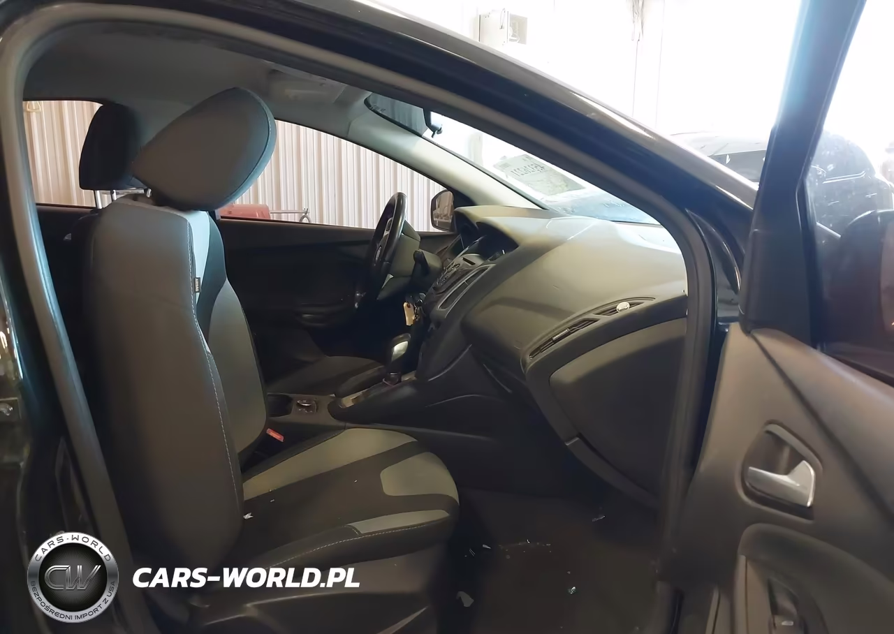 2014 Ford Focus Se VIN:1FADP3K26EL278829 - 5