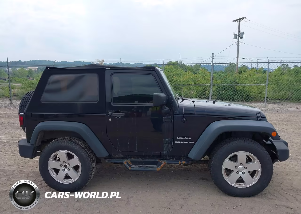 2013 Jeep Wrangler Sport VIN:1C4AJWAG7DL692536 - 13
