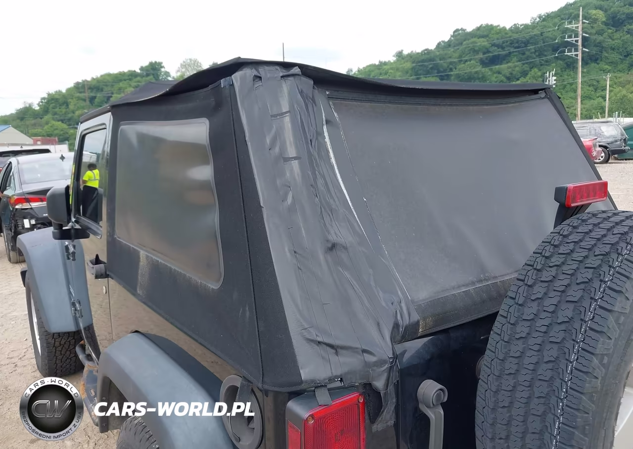 2013 Jeep Wrangler Sport VIN:1C4AJWAG7DL692536 - 17