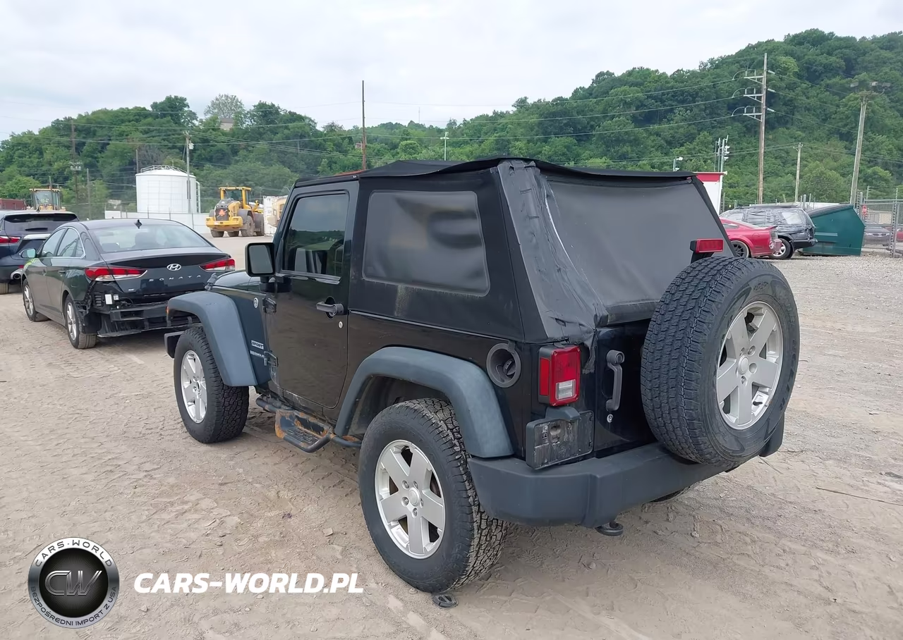 2013 Jeep Wrangler Sport VIN:1C4AJWAG7DL692536 - 3