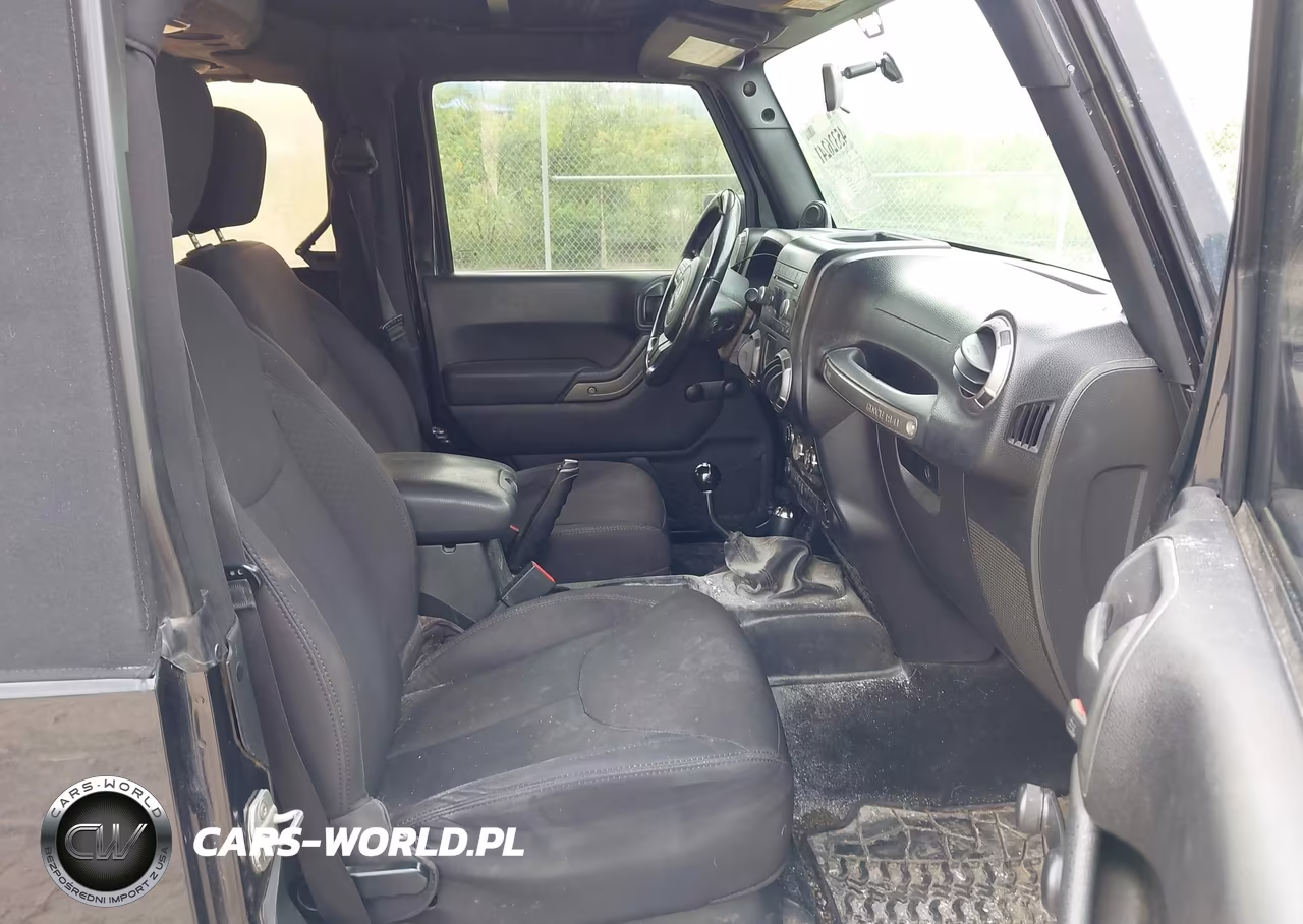 2013 Jeep Wrangler Sport VIN:1C4AJWAG7DL692536 - 5
