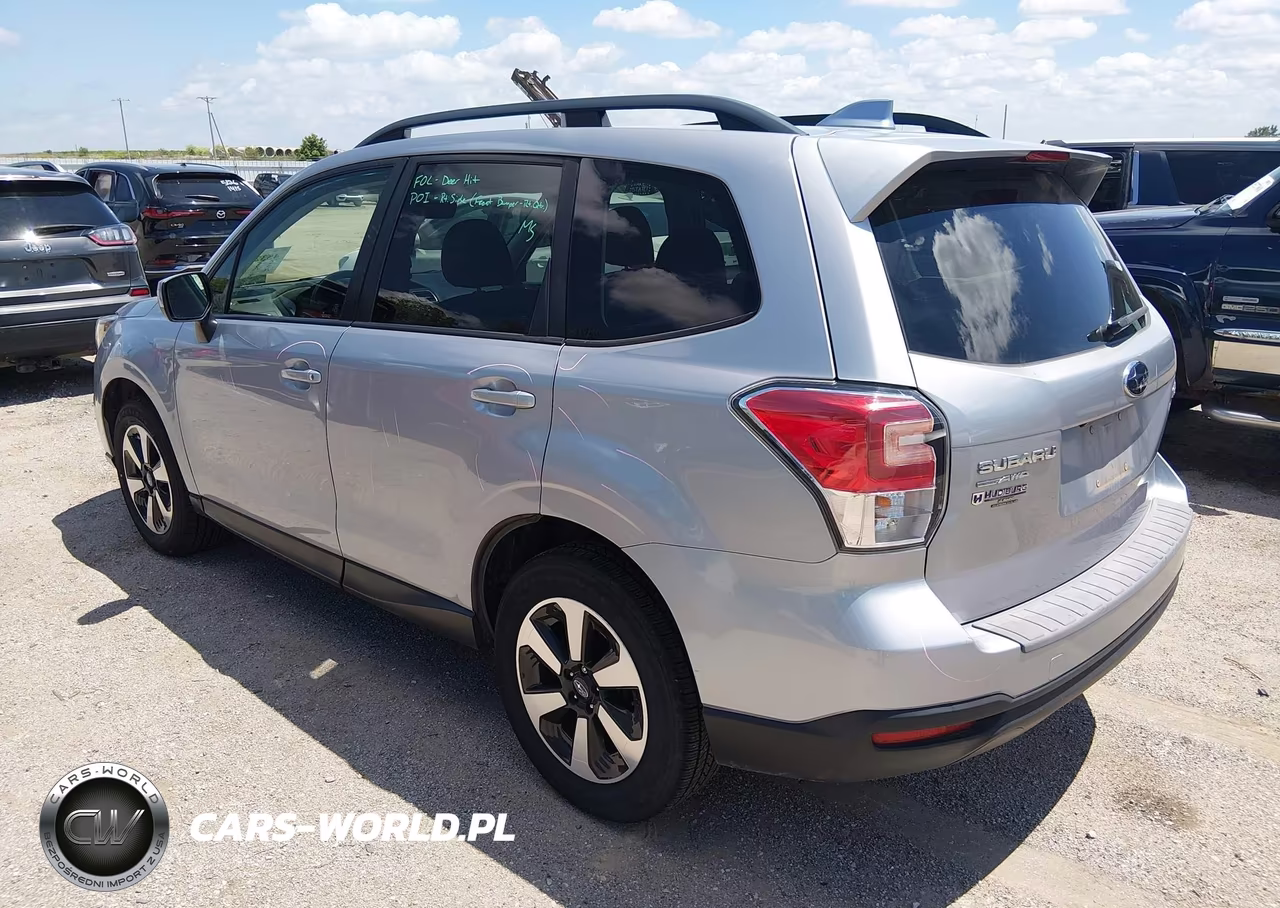 2018 Subaru Forester 2.5I Premium VIN:JF2SJAEC8JH492005 - 3