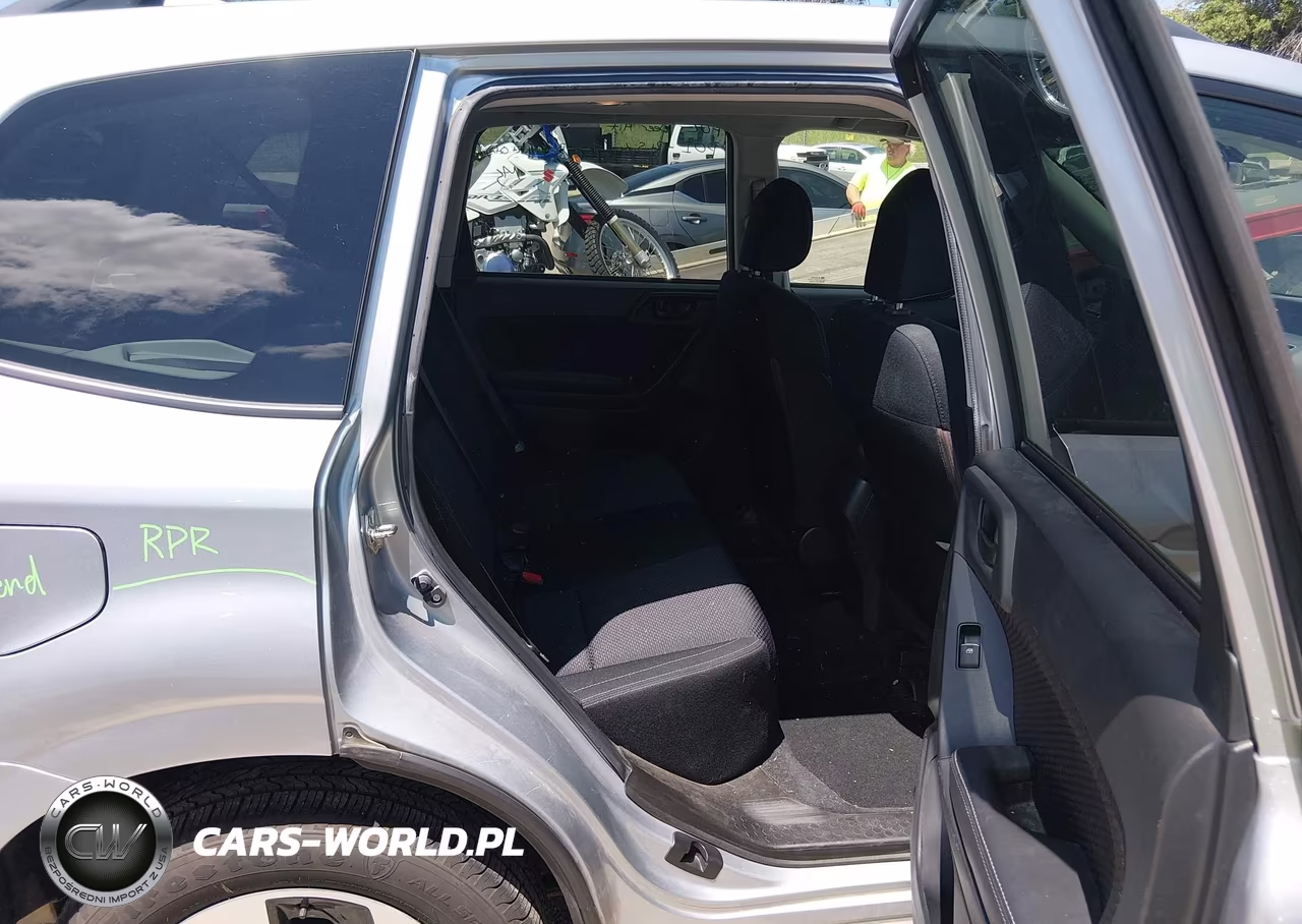 2018 Subaru Forester 2.5I Premium VIN:JF2SJAEC8JH492005 - 8