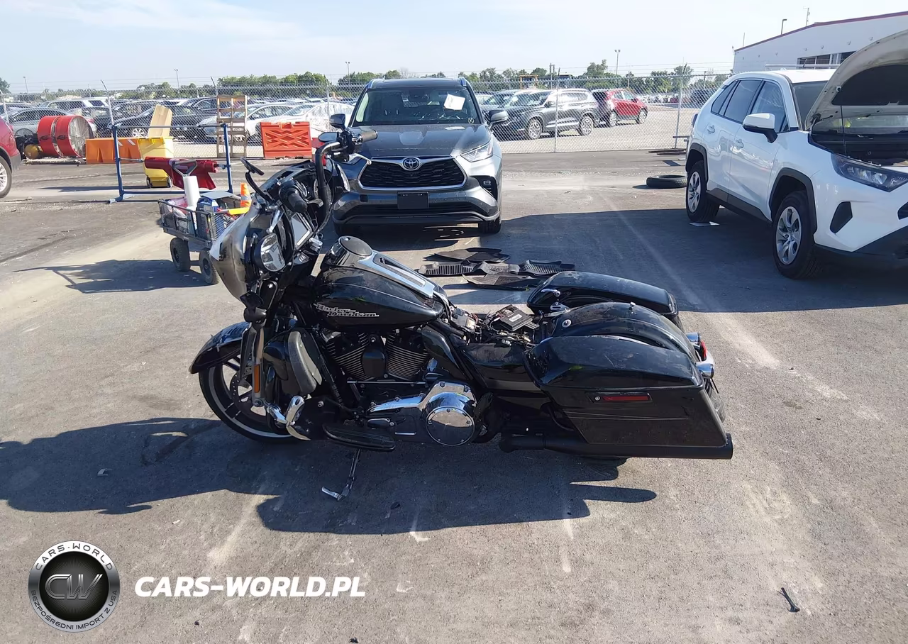2015 Harley-Davidson Flhxs Street Glide Special VIN:1HD1KRM11FB653115 - 13