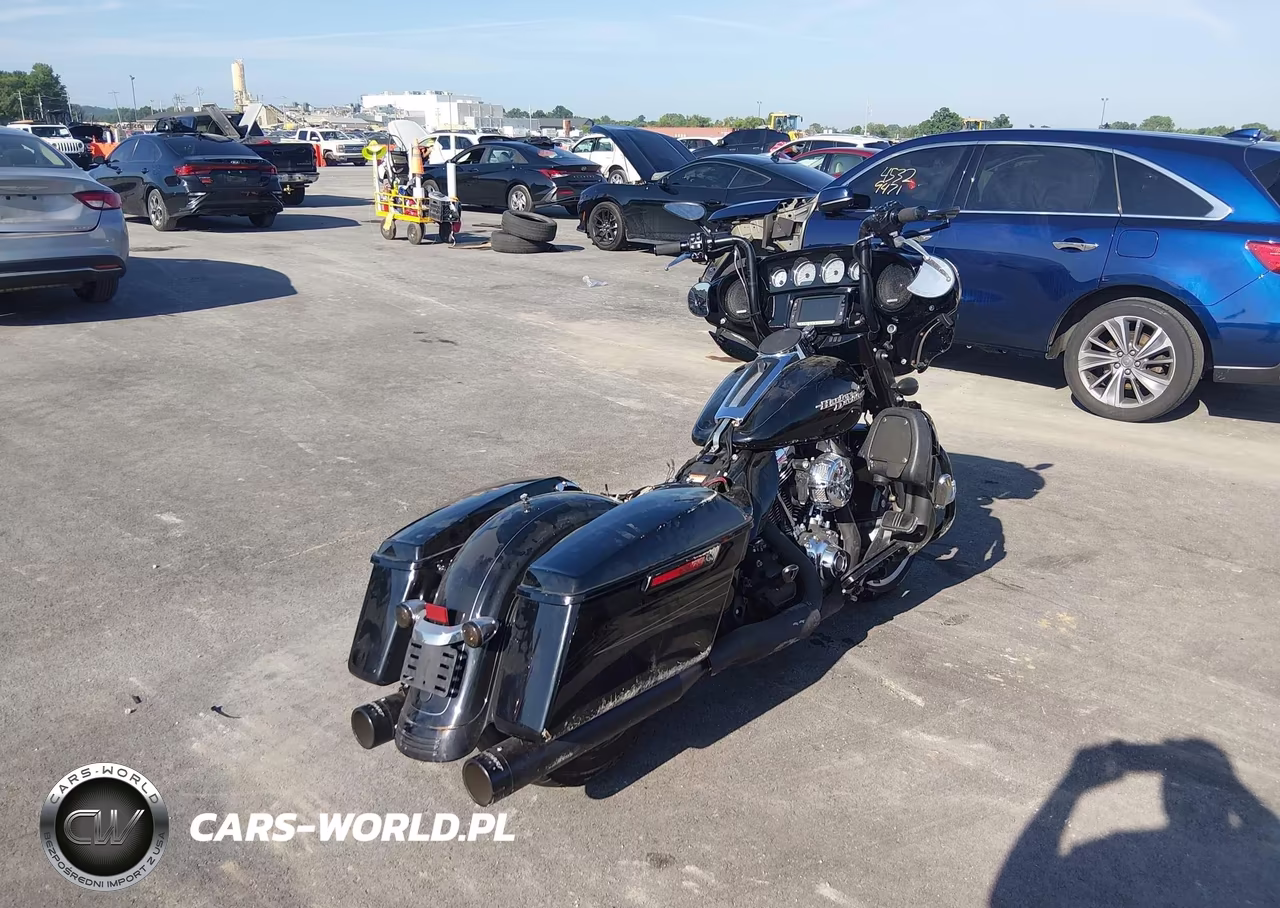 2015 Harley-Davidson Flhxs Street Glide Special VIN:1HD1KRM11FB653115 - 4