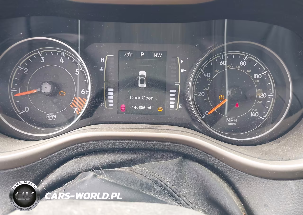 2015 Jeep Cherokee Latitude VIN:1C4PJLCB4FW781752 - 7