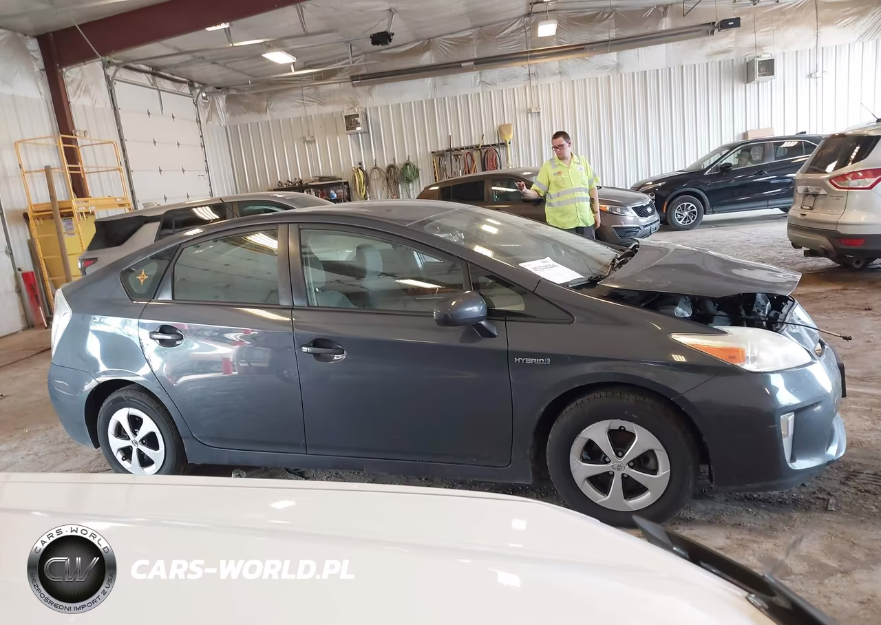 2013 Toyota Prius Two VIN:JTDKN3DU0D1697601 - 13
