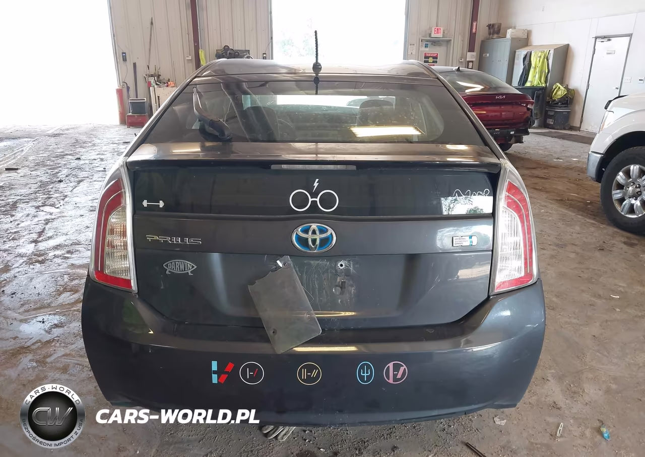 2013 Toyota Prius Two VIN:JTDKN3DU0D1697601 - 16