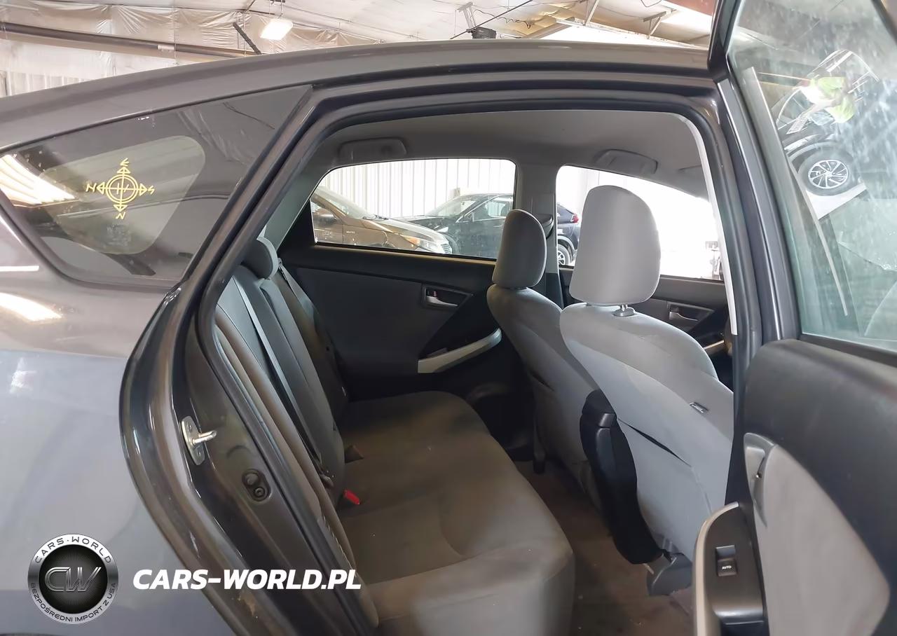 2013 Toyota Prius Two VIN:JTDKN3DU0D1697601 - 8