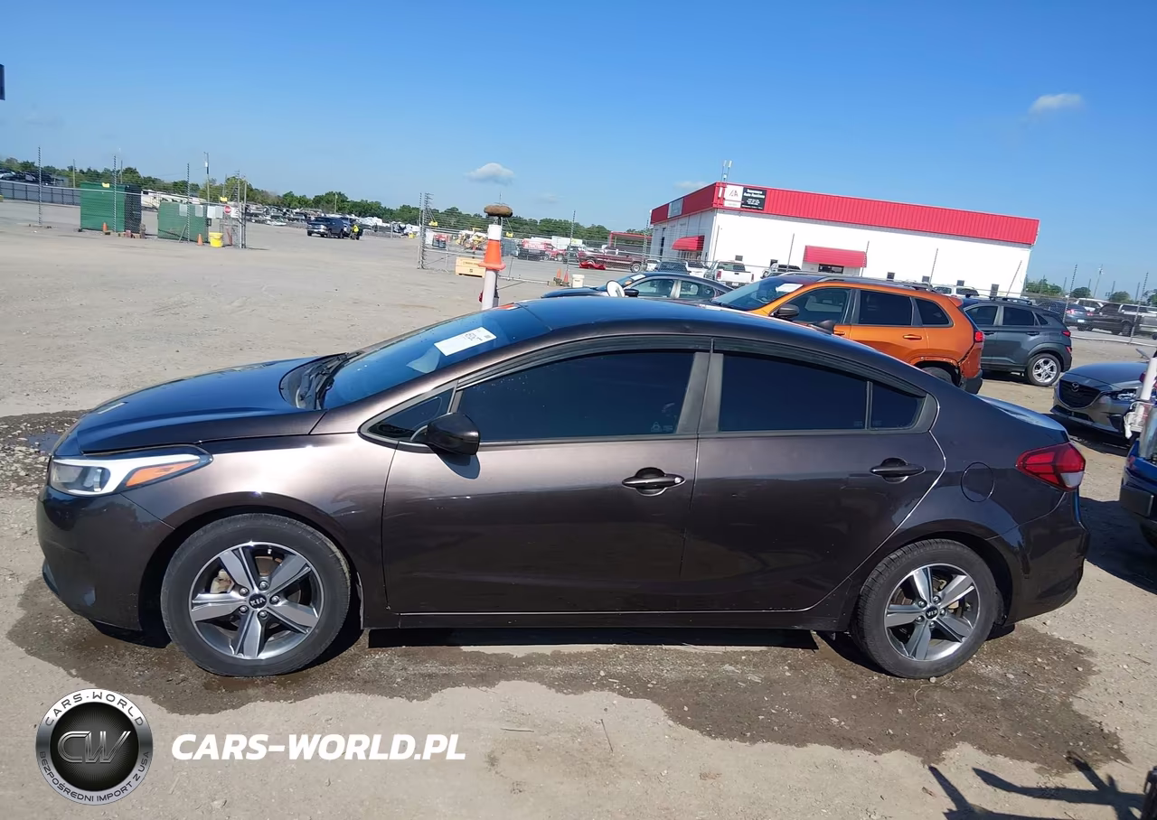 2018 Kia Forte Lx VIN:3KPFL4A70JE169030 - 14