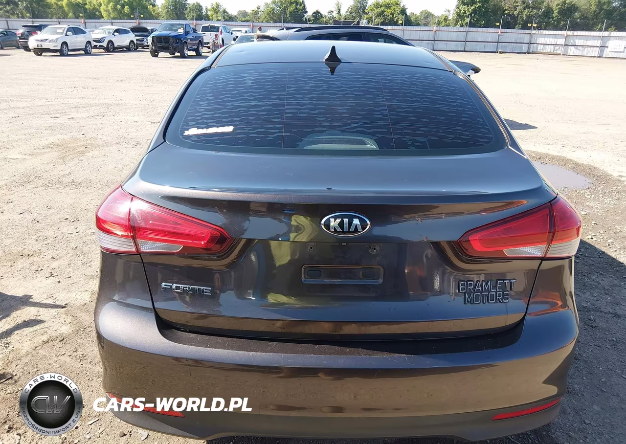 2018 Kia Forte Lx VIN:3KPFL4A70JE169030 - 16
