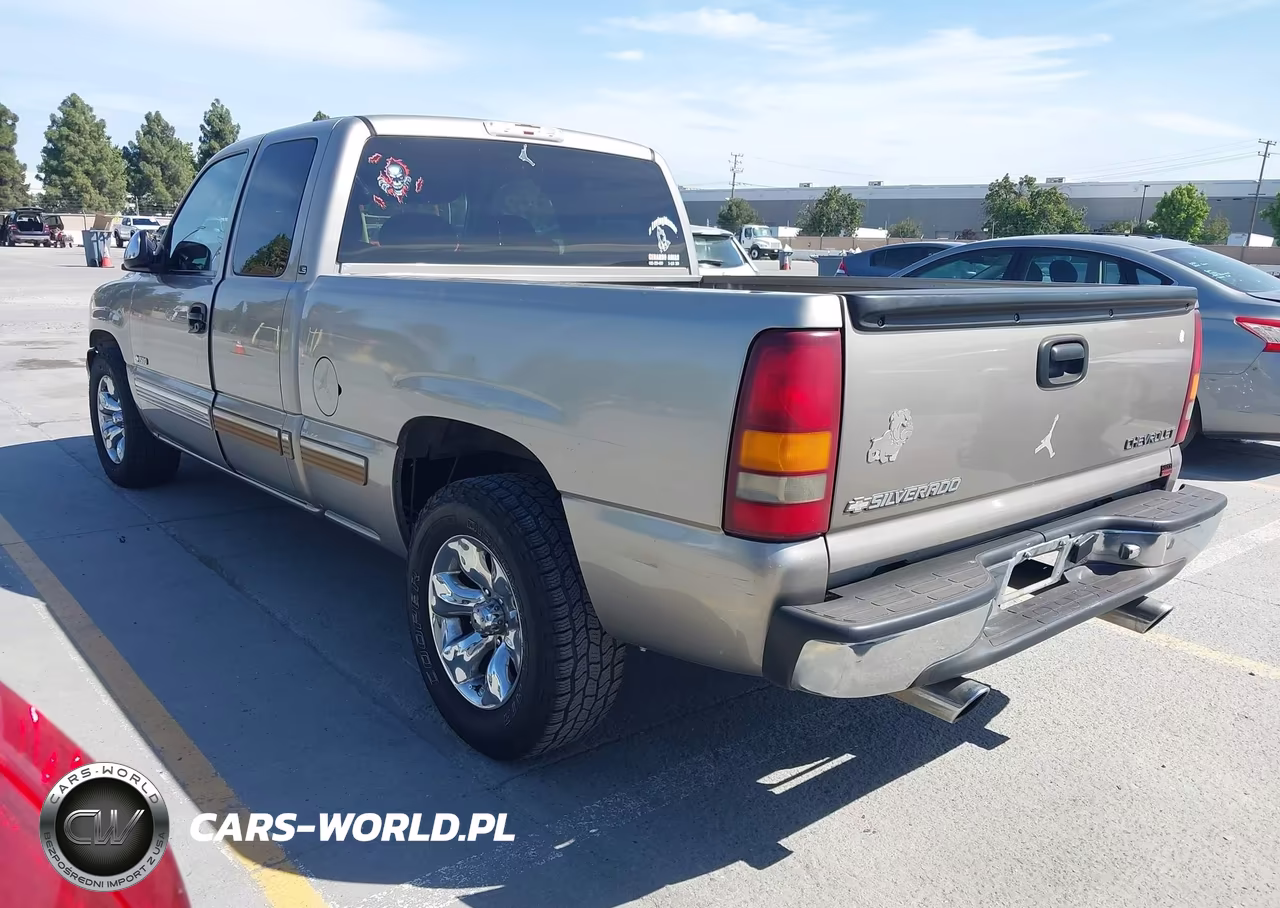 2000 Chevrolet Silverado 1500 Ls VIN:1GCEC19V2YZ370973 - 3
