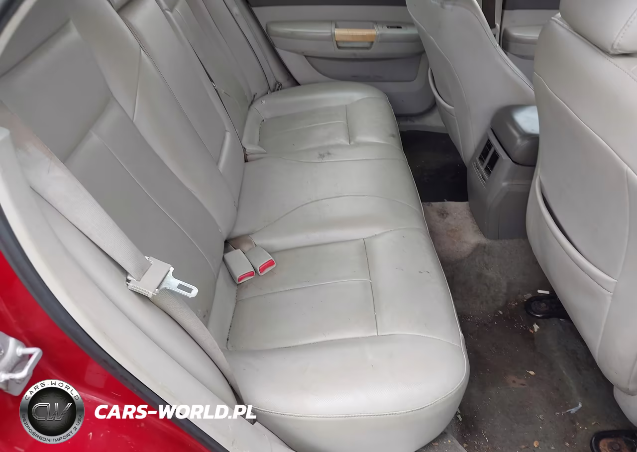 2008 Chrysler 300 Limited VIN:2C3KA33G38H179260 - 8