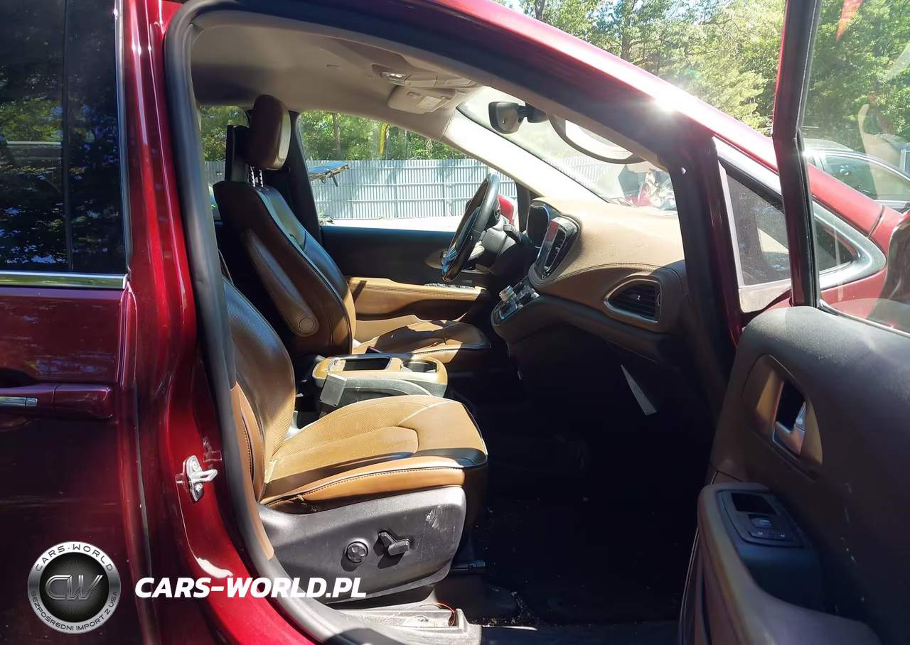 2019 Chrysler Pacifica Limited VIN:2C4RC1GG3KR537848 - 5