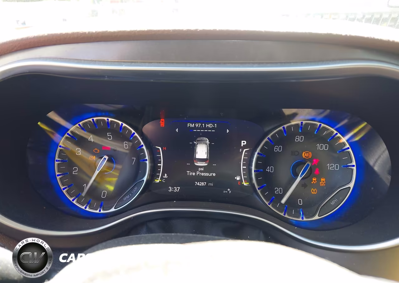 2019 Chrysler Pacifica Limited VIN:2C4RC1GG3KR537848 - 7