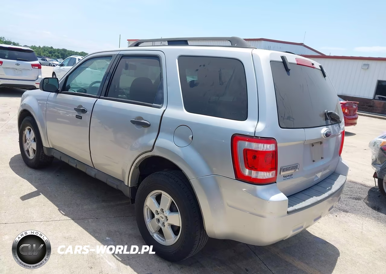 2010 Ford Escape Xlt VIN:1FMCU0D78AKC67039 - 3