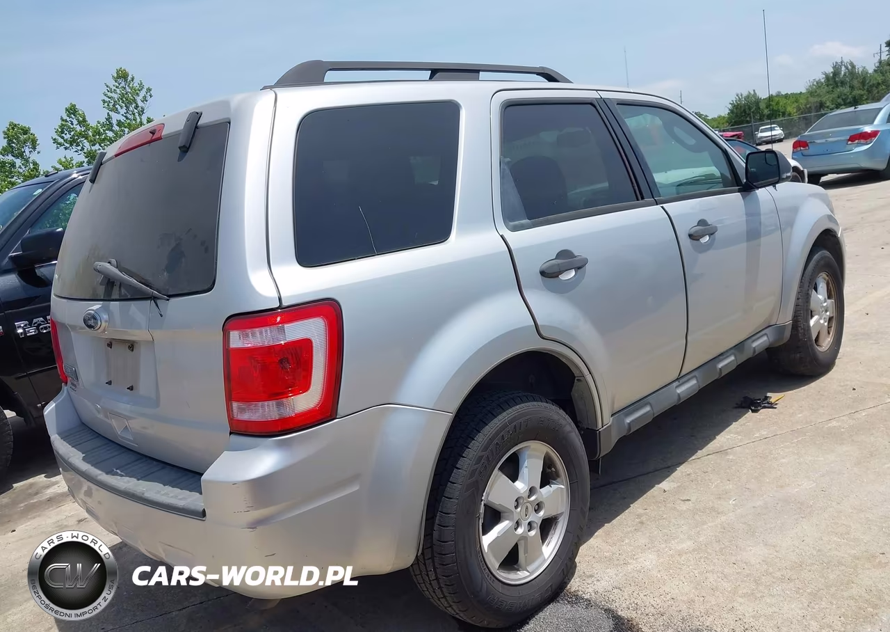 2010 Ford Escape Xlt VIN:1FMCU0D78AKC67039 - 4