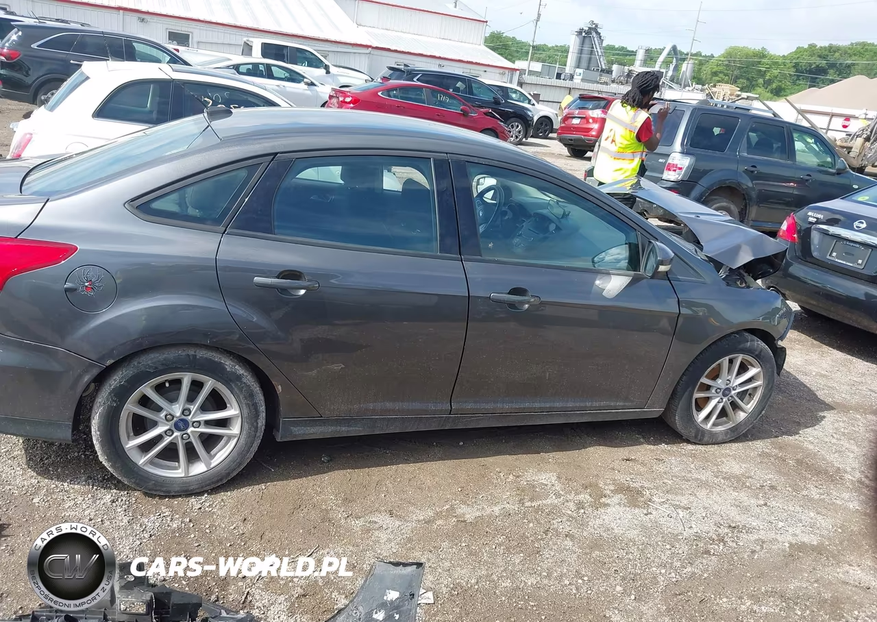 2015 Ford Focus Se VIN:1FADP3F29FL239339 - 14