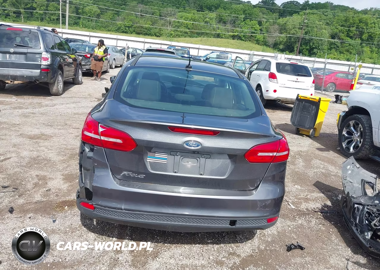 2015 Ford Focus Se VIN:1FADP3F29FL239339 - 17