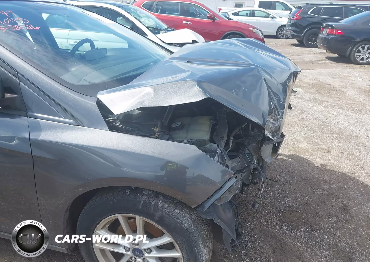 2015 Ford Focus Se VIN:1FADP3F29FL239339 - 6