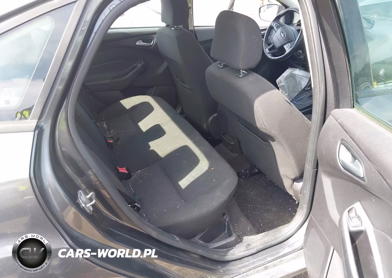 2015 Ford Focus Se VIN:1FADP3F29FL239339 - 8