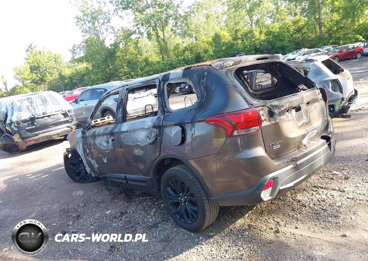2018 Mitsubishi Outlander Le VIN:JA4AZ3A39JZ021697 - 3