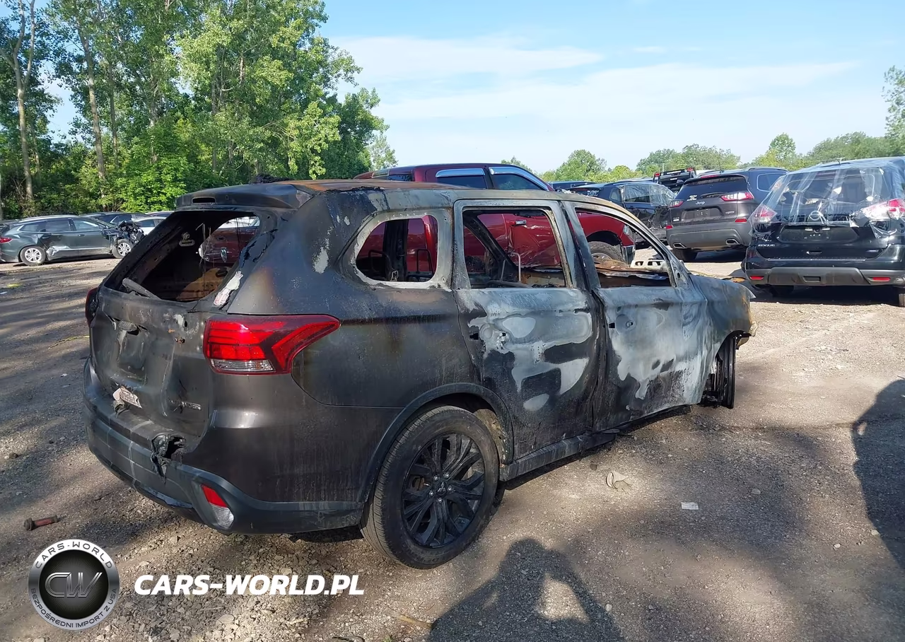 2018 Mitsubishi Outlander Le VIN:JA4AZ3A39JZ021697 - 4
