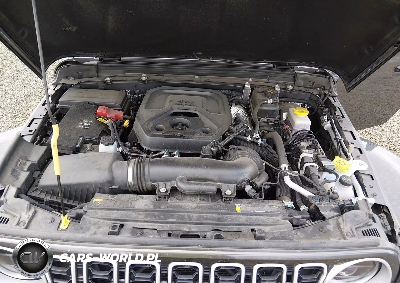 2025 Jeep Wrangler 4-Door Sahara 4X4 VIN:1C4PJXEN0SW597711 - 10