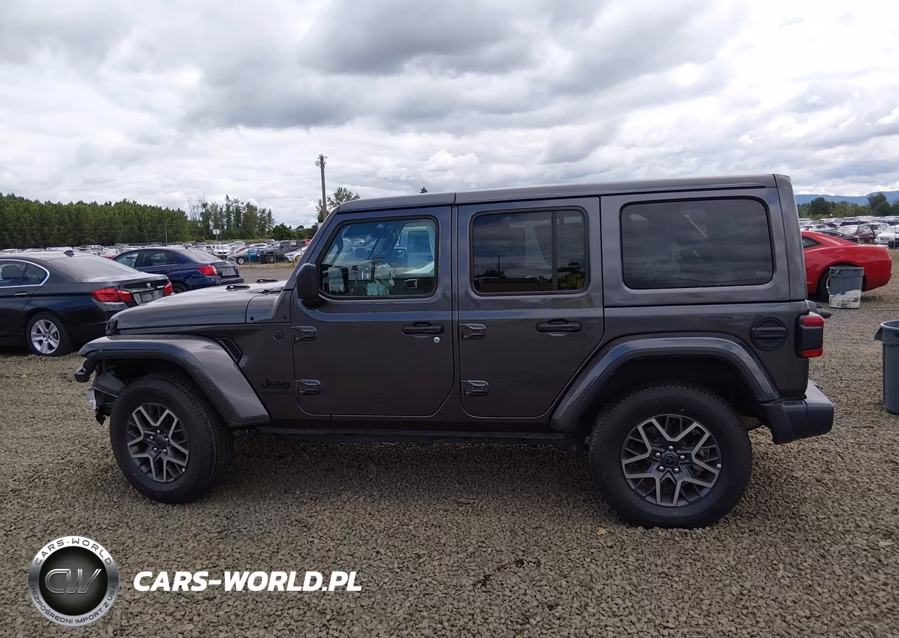 2025 Jeep Wrangler 4-Door Sahara 4X4 VIN:1C4PJXEN0SW597711 - 14