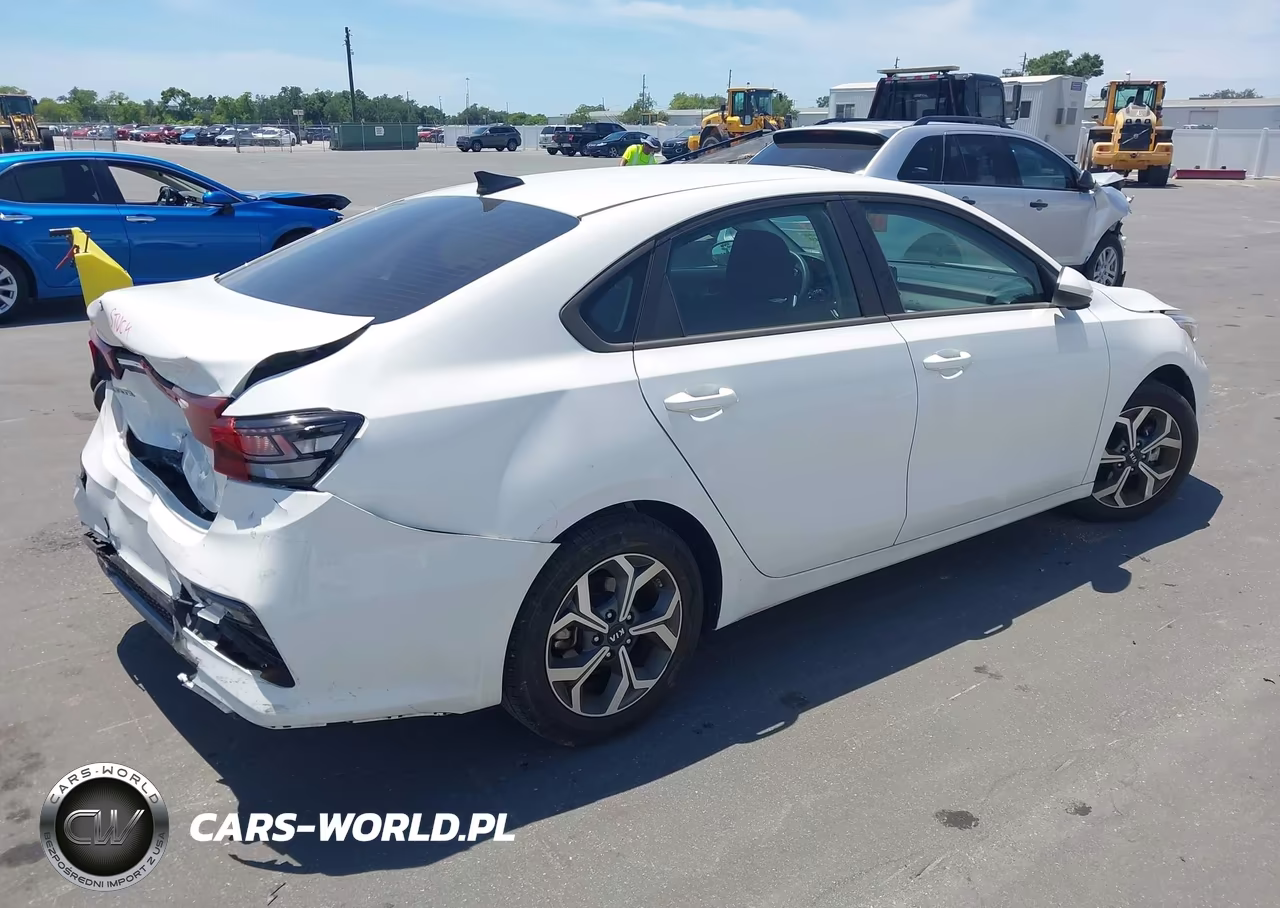 2021 Kia Forte Lxs VIN:3KPF24AD7ME346783 - 4