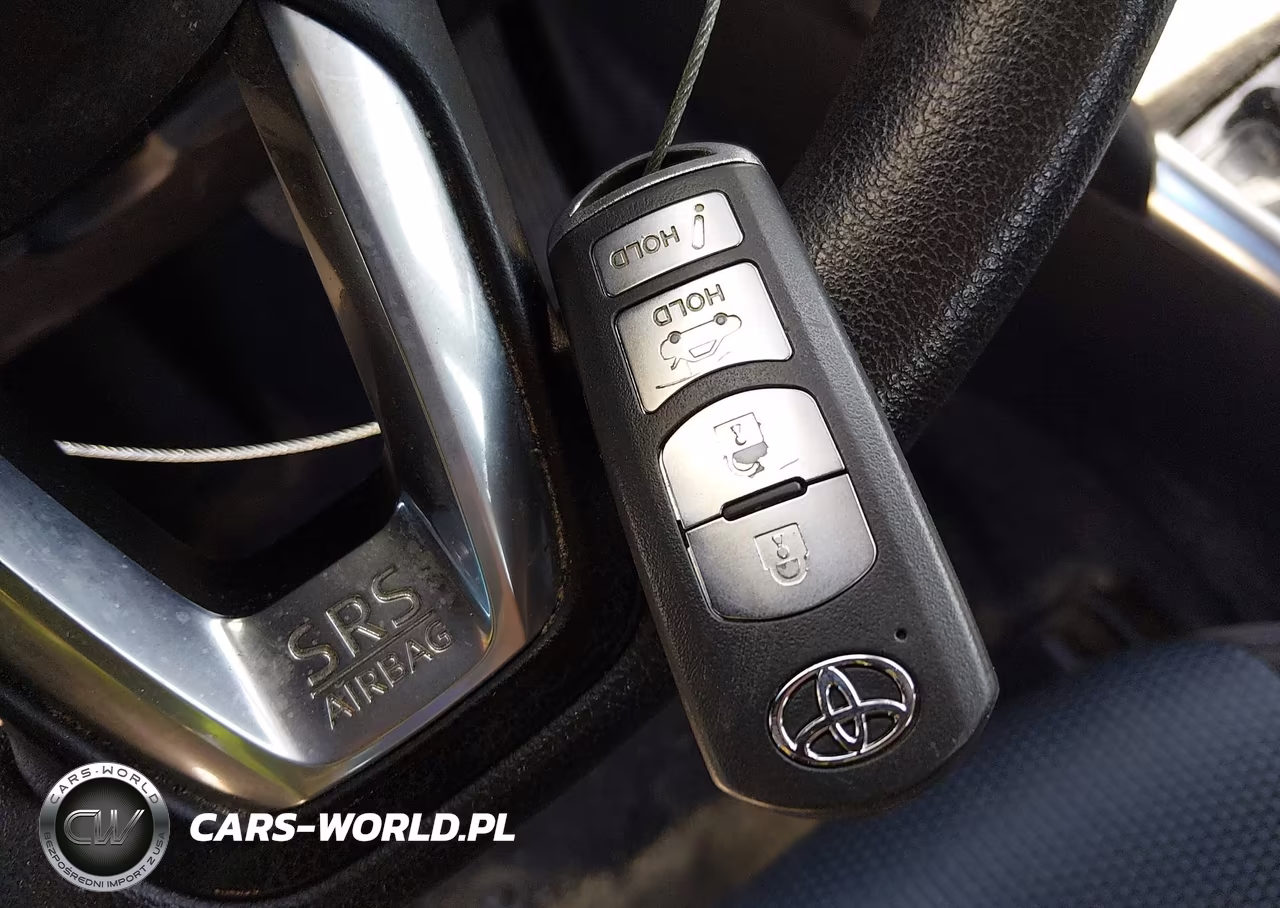 2019 Toyota Yaris Le VIN:3MYDLBYV6KY510240 - 11