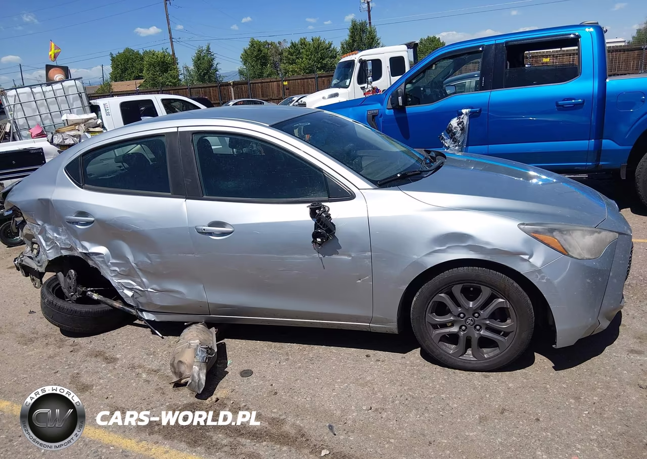 2019 Toyota Yaris Le VIN:3MYDLBYV6KY510240 - 13