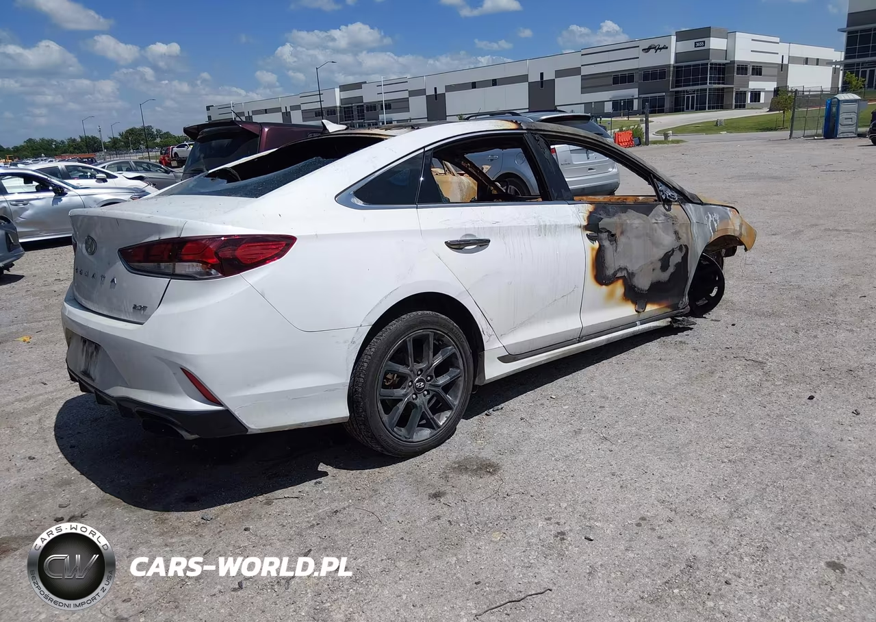2018 Hyundai Sonata Sport 2.0T VIN:5NPE34AB3JH663894 - 4
