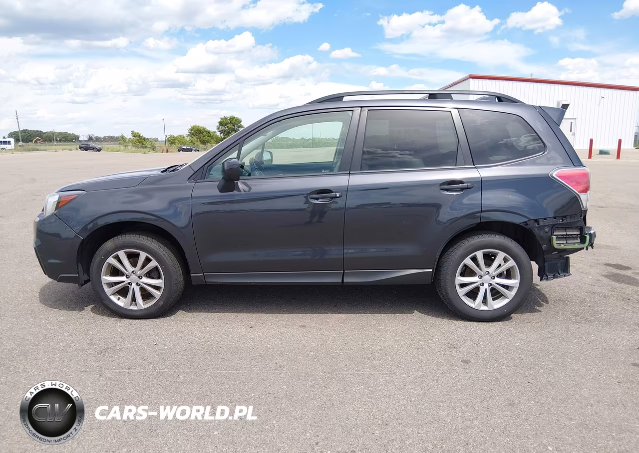 2018 Subaru Forester 2.5I Premium VIN:JF2SJAGC2JH592517 - 14