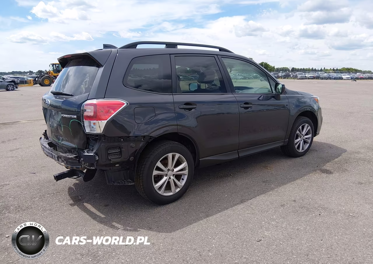 2018 Subaru Forester 2.5I Premium VIN:JF2SJAGC2JH592517 - 4