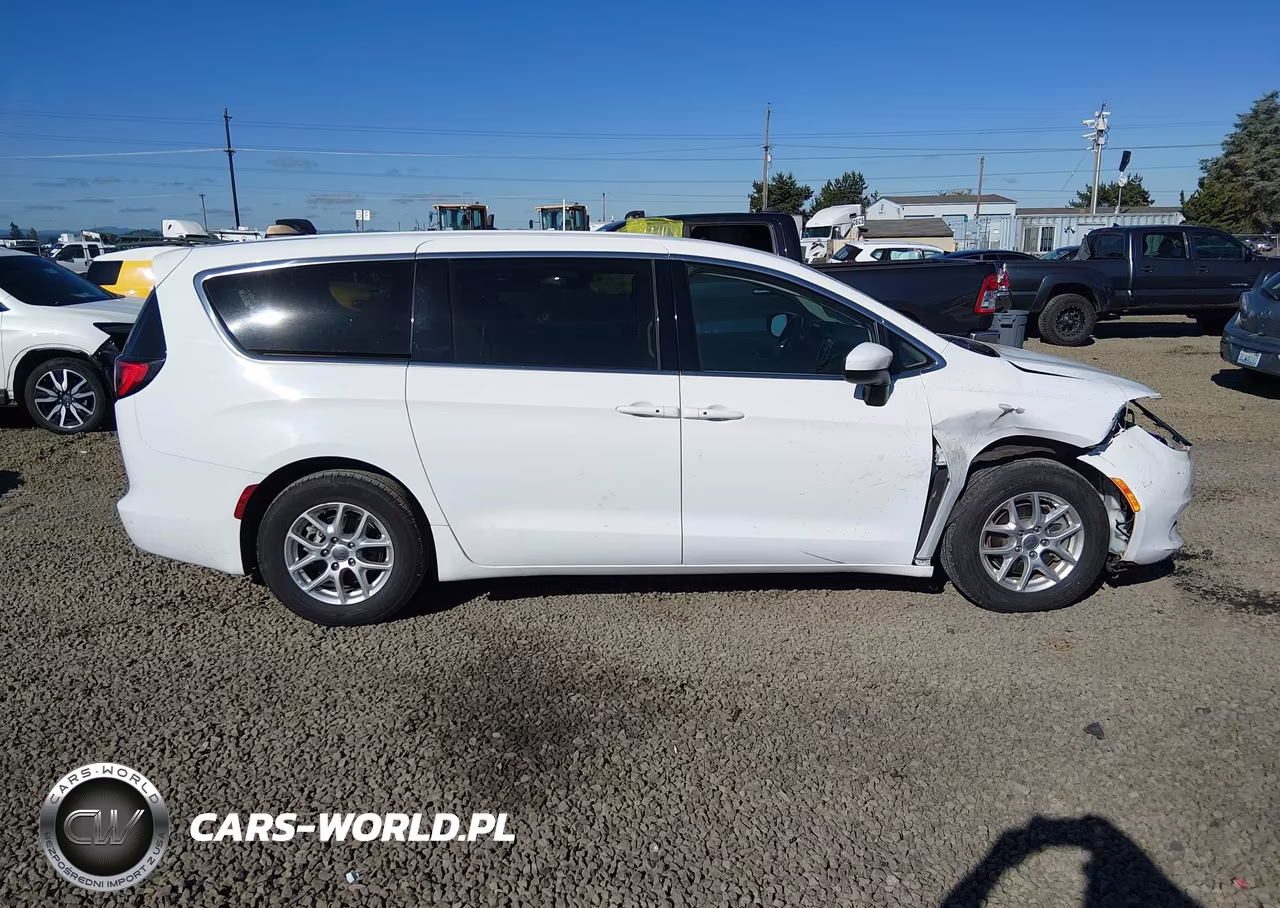 2023 Chrysler Voyager Lx VIN:2C4RC1CG1PR577830 - 13