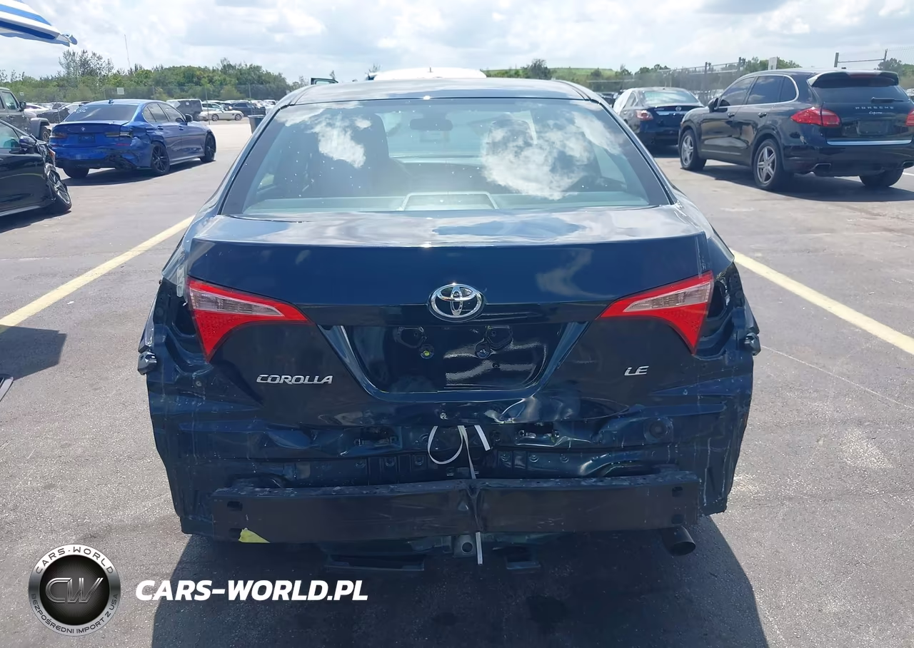 2018 Toyota Corolla Le VIN:5YFBURHE0JP848677 - 17