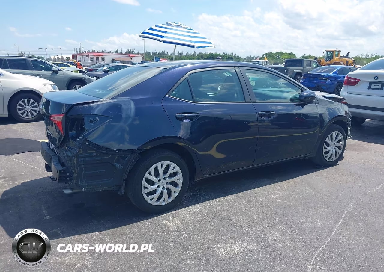 2018 Toyota Corolla Le VIN:5YFBURHE0JP848677 - 4