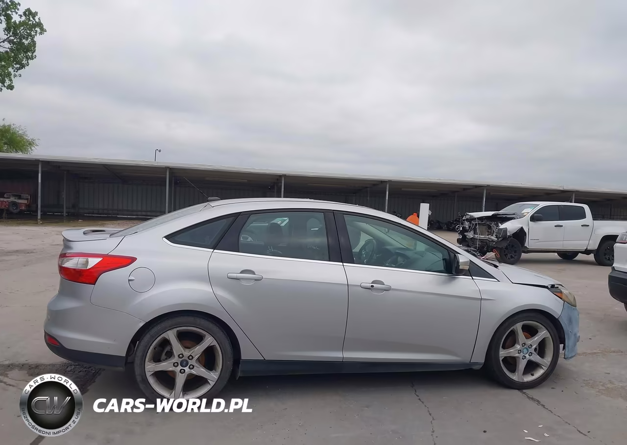 2013 Ford Focus Titanium VIN:1FADP3J28DL115258 - 13