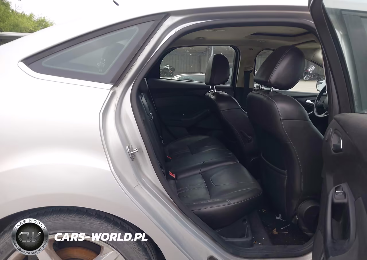2013 Ford Focus Titanium VIN:1FADP3J28DL115258 - 8