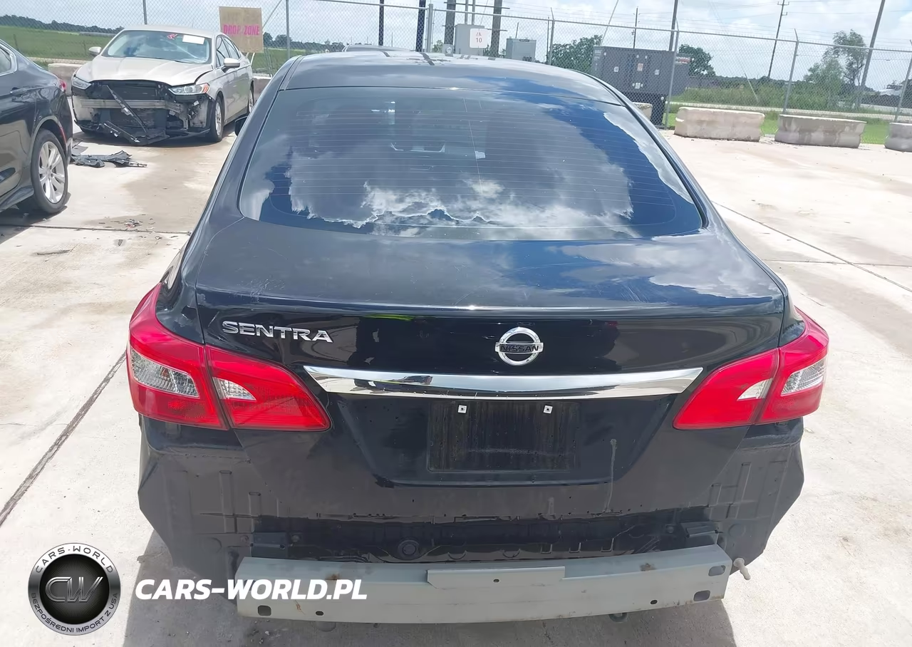 2018 Nissan Sentra S VIN:3N1AB7AP8JY333589 - 16