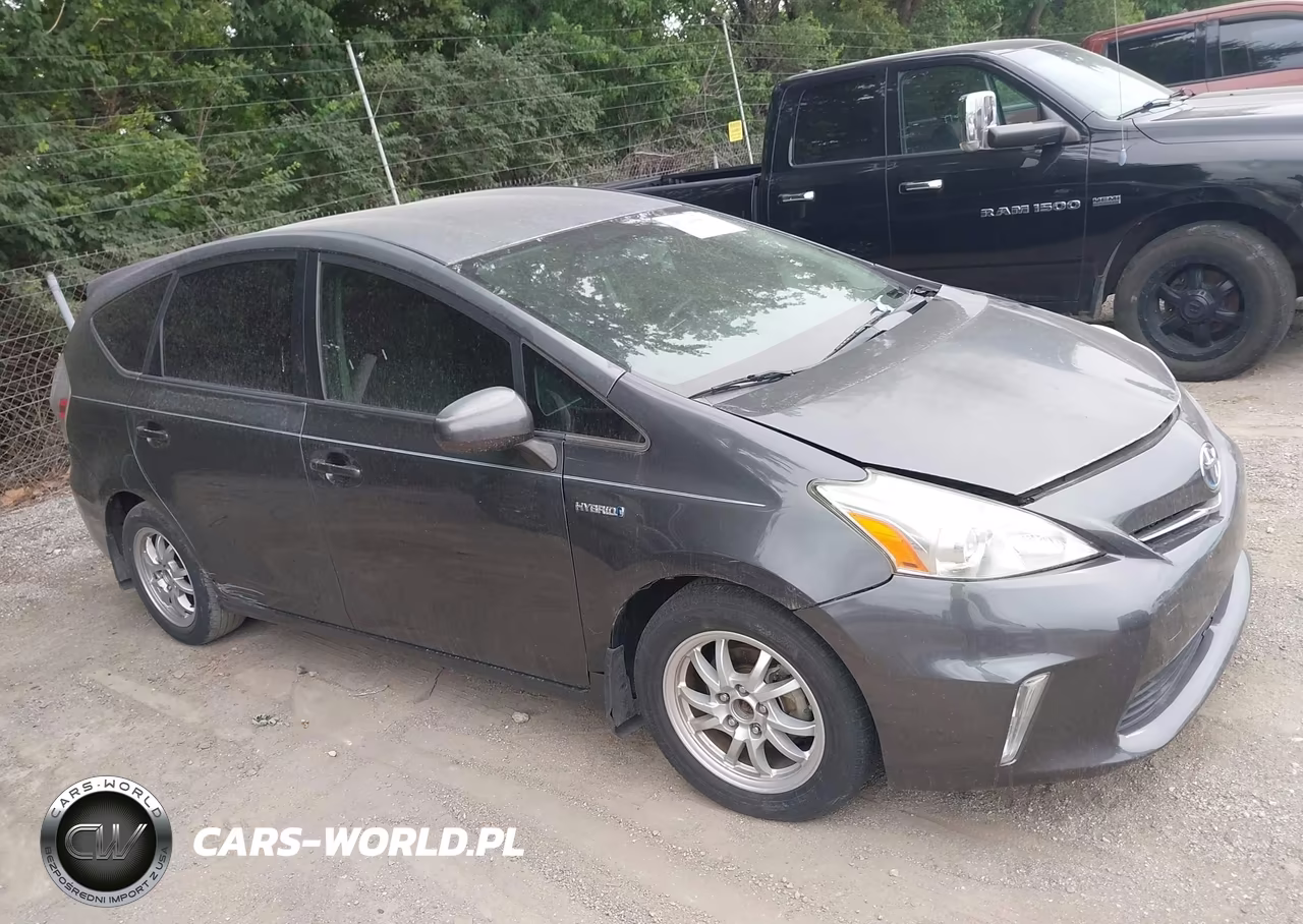 2013 Toyota Prius V Three – zdjęcie 1 z 15