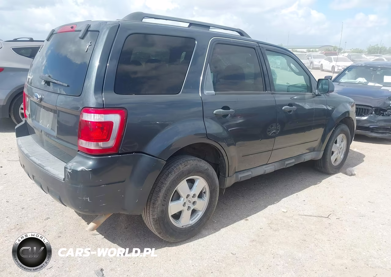 2009 Ford Escape Xlt VIN:1FMCU03759KA93542 - 4