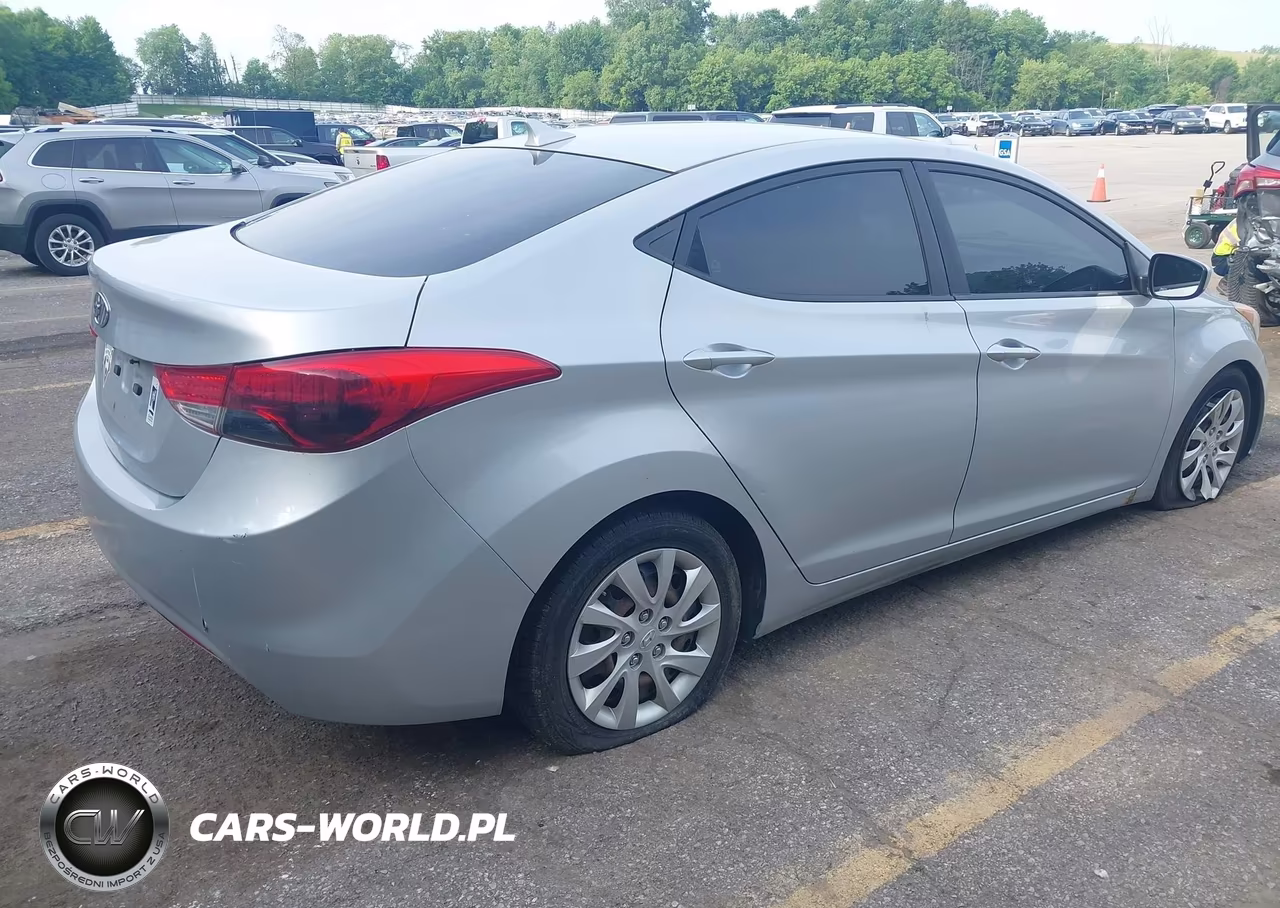 2012 Hyundai Elantra Gls VIN:5NPDH4AE7CH073434 - 4