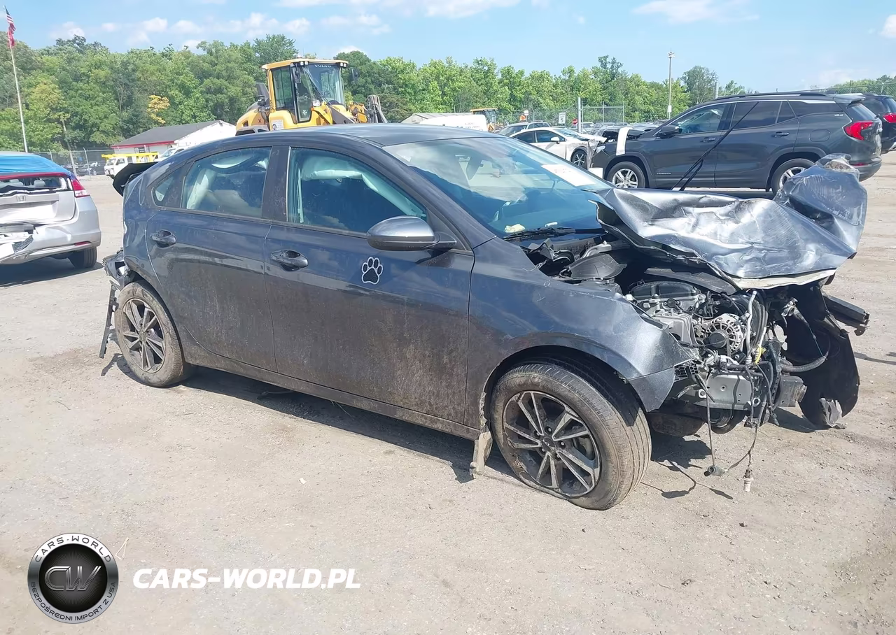2023 Kia Forte Lxs – zdjęcie 1 z 16