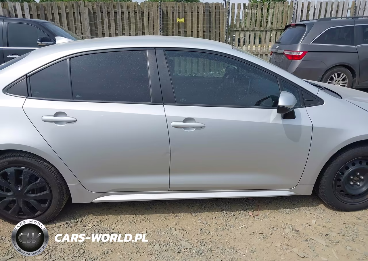 2020 Toyota Corolla Le VIN:5YFEPRAE6LP004435 - 13