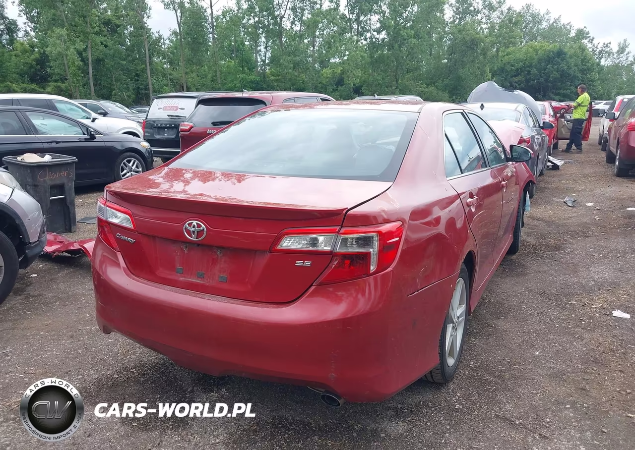 2013 Toyota Camry Se VIN:4T1BF1FK8DU709775 - 4