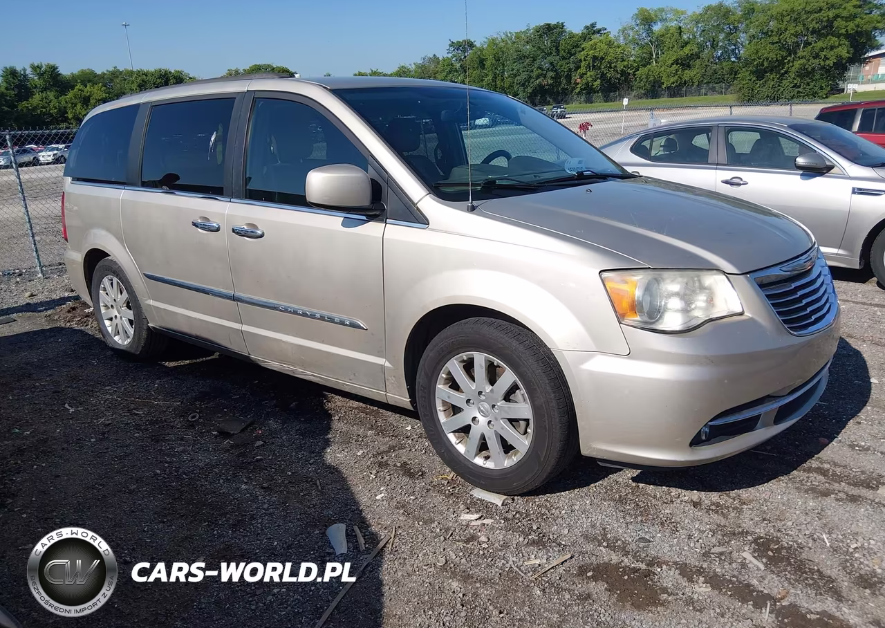 2015 Chrysler Town & Country Touring – zdjęcie 1 z 11