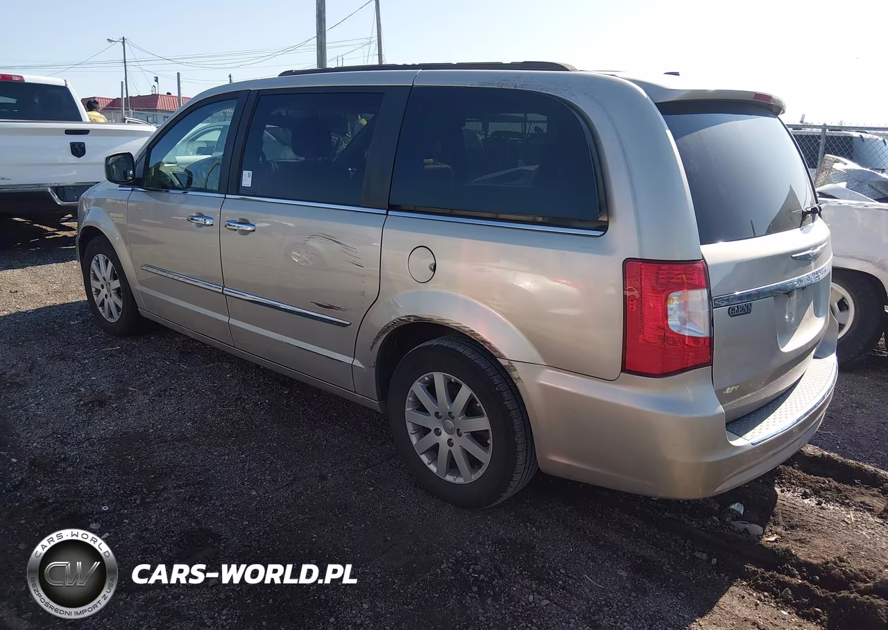 2015 Chrysler Town & Country Touring VIN:2C4RC1BGXFR657059 - 3